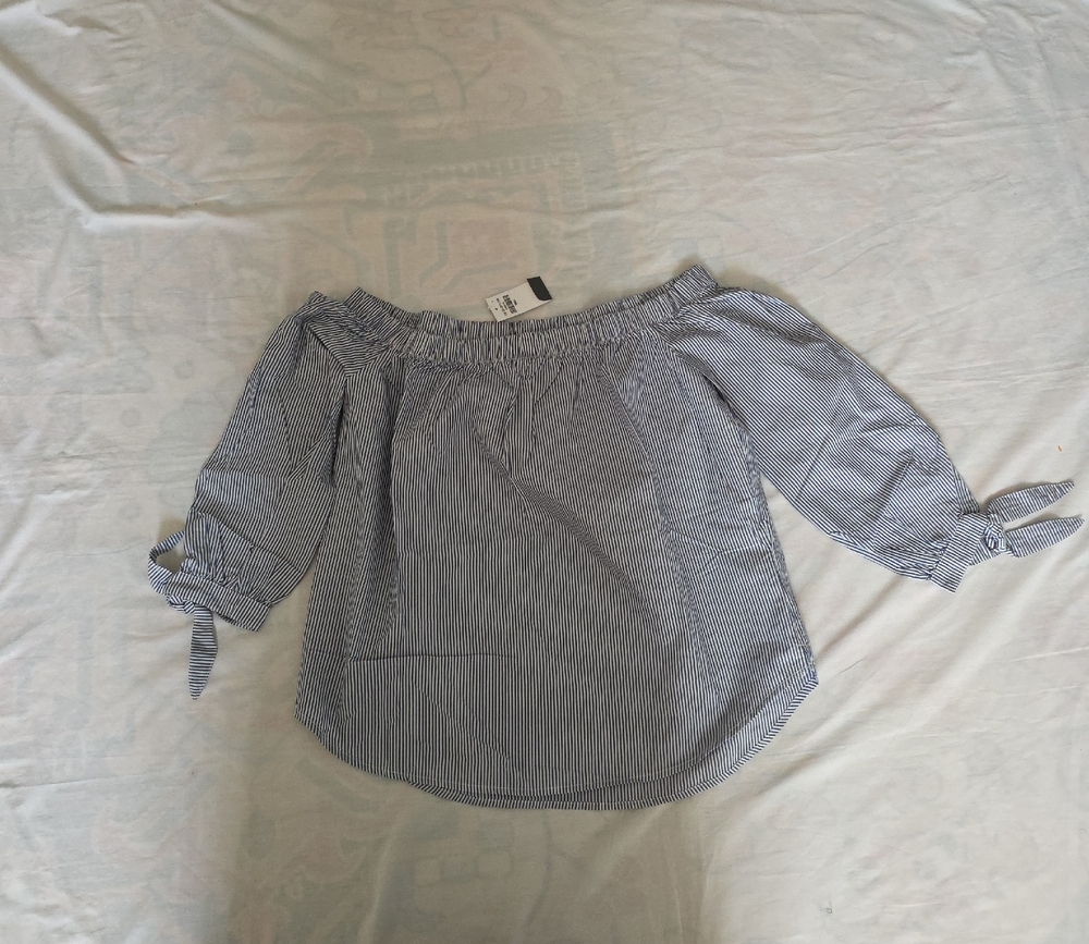 Abercrombie & Fitch Blue and White Striped Off-The-Shoulder Tie-Sleeve Top